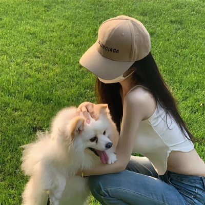 腰间持枪